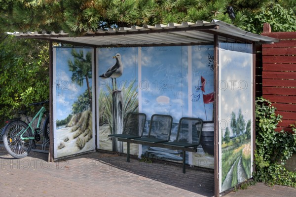 Bus stop painted with a Baltic Sea motif, Wieck a. Darß, Baltic Sea, Mecklenburg-Western Pomerania, Germany