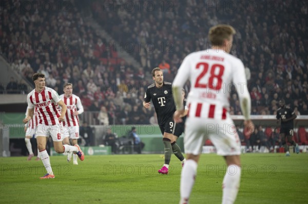 (DFL/DFB REGULATIONS PROHIBIT ANY USE OF PHOTOGRAPHS AS IMAGE SEQUENCES AND/OR QUASI-VIDEO), Rhein Energie Stadion, Cologne, North Rhine-Westphalia, Eric Martel (1.FC Cologne, Midfield, #6), Isak Joannesson (1.FC Cologne, Midfield, #18), Harry Kane (FC Bayern Munich, Attack, #9), DFB Cup 1.FC Cologne, FC Bayern Munich on 29.10.2025 at the Rhein Energie Stadium in Cologne Germany