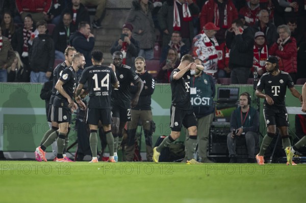 (DFL/DFB REGULATIONS PROHIBIT ANY USE OF PHOTOGRAPHS AS IMAGE SEQUENCES AND/OR QUASI-VIDEO), Rhein Energie Stadion, Cologne, North Rhine-Westphalia, Harry Kane (FC Bayern Munich, attack, #9), Joshua Kimmich (FC Bayern Munich, midfield, #6), Luis Diaz (FC Bayern Munich, attack, #14), Hiroki Ito (FC Bayern Munich, defense, #21), DFB-Pokal 1.FC Cologne, FC Bayern Munich on 29.10.2025 at the Rhein Energie Stadion in Cologne Germany