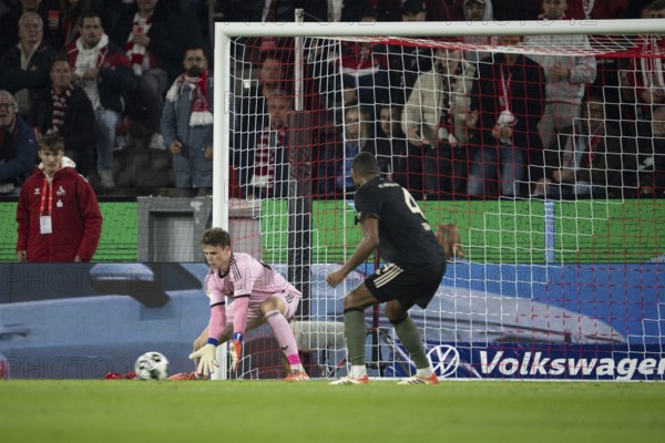 (DFL/DFB REGULATIONS PROHIBIT ANY USE OF PHOTOGRAPHS AS IMAGE SEQUENCES AND/OR QUASI-VIDEO), Rhein Energie Stadion, Cologne, North Rhine-Westphalia, Jonas Urbig (FC Bayern Munich, goalkeeper, #40), DFB-Pokal 1.FC Cologne, FC Bayern Munich on 29.10.2025 at the Rhein Energie Stadium in Cologne Germany