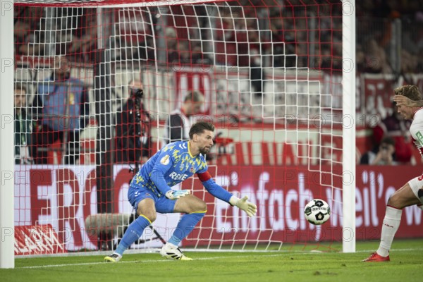 (DFL/DFB REGULATIONS PROHIBIT ANY USE OF PHOTOGRAPHS AS IMAGE SEQUENCES AND/OR QUASI-VIDEO), Rhein Energie Stadion, Cologne, North Rhine-Westphalia, Ron-Robert Zieler (1.FC Cologne, goalkeeper, #20), DFB-Pokal 1.FC Cologne, FC Bayern Munich on 29.10.2025 at the Rhein Energie Stadium in Cologne Germany