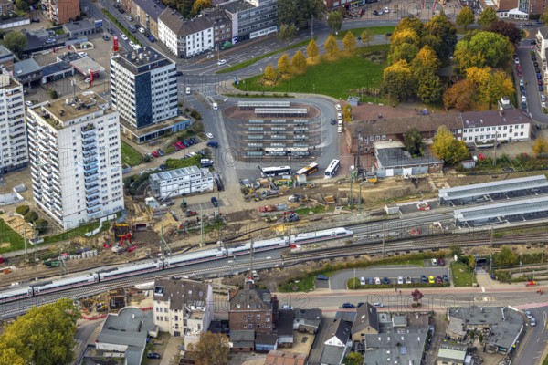 Aerial view, construction site between Franz-Etzel-Platz bus station and Wesel main station Hbf, work on the Betuwe railway line, ICE train, high-rise buildings Dinslakener Landstraße, Wesel, Lower Rhine, North Rhine-Westphalia, Germany, railway site, construction area, construction site, building plot, construction project, construction site, DE, Deutsche Bahn AG, Europe, railway tracks, main station, central station, aerial view, aerial photography, aerial photography, overview, bird's eye view, birds-eyes view, overview