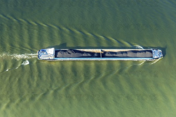 Aerial view, Rhine river with inland navigation on Gravinsel, coal ship, Bislich, Wesel, Lower Rhine, North Rhine-Westphalia, Germany, DE, Europe, river, aerial photography, aerial photography, shipping, overview, birds-eyes view, overview