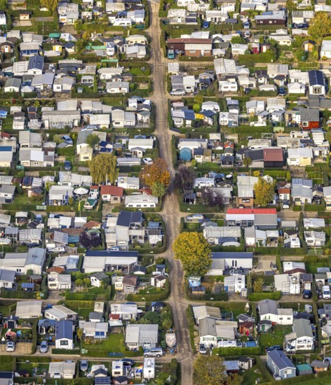 Aerial view, Grav-Insel Campground on the Grav Rhine Peninsula, shapes and colors, Flürener Feld, Wesel, Lower Rhine, North Rhine-Westphalia, Germany, camping area, camper, DE, recreation center, Europe, leisure, hobby, island, aerial photography, aerial photography, overview, bird's eye view, motorhome, caravan, birds-eyes view, overview