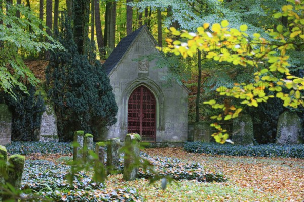 Forest cemetery of the Freiherr Knigge family in the Kniggeschen Forest of the Deister near Bredenbeck, municipality of Wennigsen, Hanover region, Lower Saxony, Germany