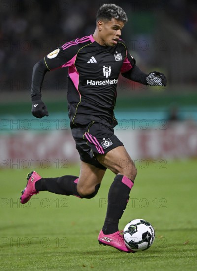 Goalkeeper Daniel Peretz Hamburger SV HSV (26) gesture gesture DFB-Pokal, Voith Arena, Heidenheim, Baden-Württemberg, Germany