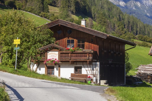 Musterhof, farm apartment in an old farmhouse, Neustift im Stubai Valley, Stubai Valley, Stubai, Tyrol, Austria