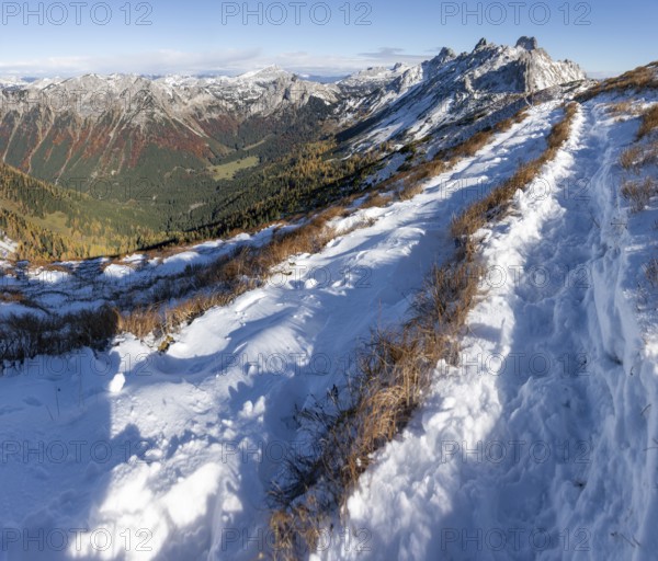 Autumn atmosphere, snow on mountain peaks, Vordernberger Griesmauer, panoramic picture, Eisenerzer Alps, Styria, Austria