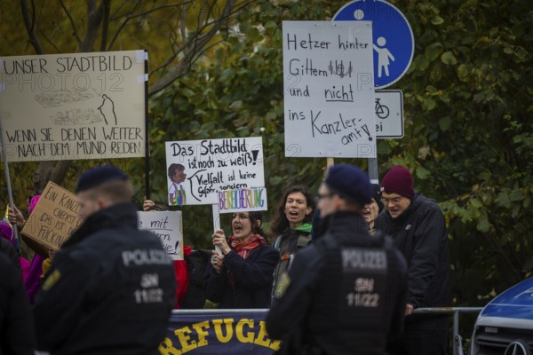 Minister President Michael Kretschmer welcomed the Federal Chancellor to Dresden and will accompany him on further appointments. The chancellor was received in front of the Saxon State Chancellery by the Music Corps of the Bergstadt Schneeberg e.V., and three Sorbins present bread and salt as a welcome gift. On the sidelines of the visit, demonstrators loudly voiced protest, Dresden, Saxony, Germany