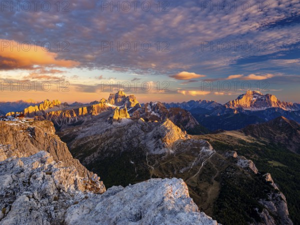 Alpenglühen, Rifugio Lagazuoi and rugged Dolomite peaks at sunset, Monte Pelmo in the middle, Civetta on the right, Dolomites, Alps, Belluno province, Veneto, Italy