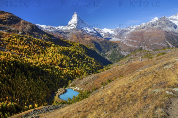 Moosjisee on the 5-lake hiking trail with Matterhorn 4478 m in autumn, Zermatt, Mattertal, Valais, Switzerland