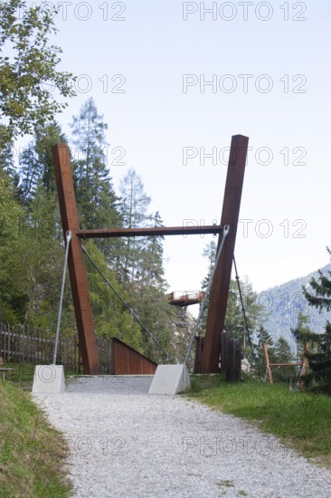 Suspension bridge on the Sunnenseit'n-Weg hiking trail, in autumn, Neustift im Stubai Valley, Stubai Valley, Tyrol, Austria