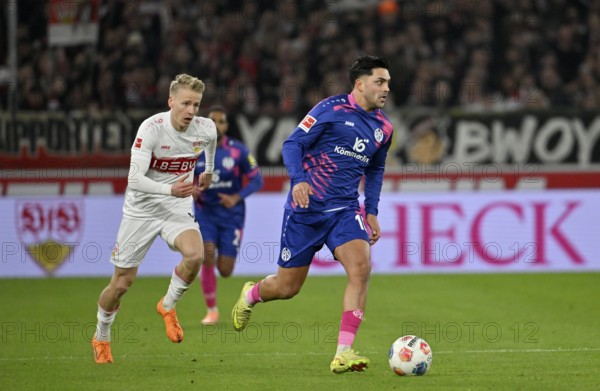 Nadiem Amiri 1. FSV Mainz 05 (10) Action on the ball against Chris Führich VfB Stuttgart (10) MHPArena, MHP Arena Stuttgart, Baden-Württemberg, Germany