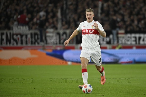 Finn Jeltsch VfB Stuttgart (29) Action on the ball MHPArena, MHP Arena Stuttgart, Baden-Württemberg, Germany