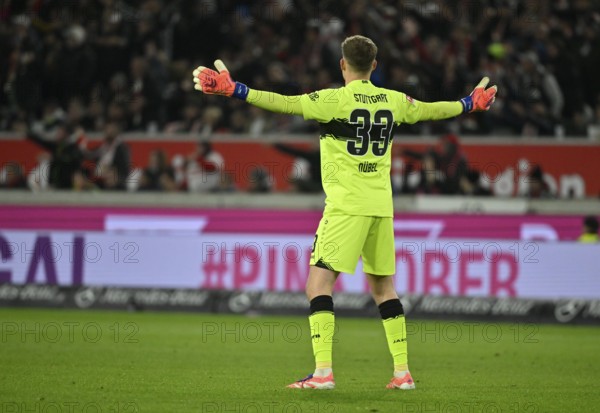 Goalkeeper Alexander Nübel VfB Stuttgart (33) from behind gesture gesture MHPArena, MHP Arena Stuttgart, Baden-Württemberg, Germany