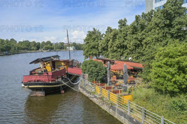 Ravintolalaiva Flying Dutch restaurant ship, Pitkänsillanranta, Helsinki, Finland