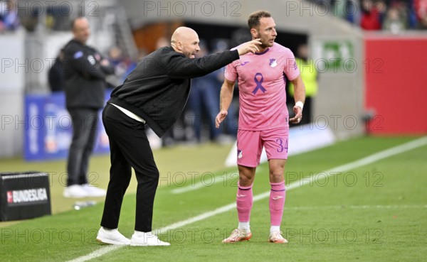 Coach coach Christian Ilzer TSG 1899 Hoffenheim on the sidelines in discussion with Vladimir Coufal TSG 1899 Hoffenheim (34) shirt of TSG 1899 Hoffenheim, special jersey, campaign against breast cancer, breast cancer awareness campaign, PreZero Arena, Sinsheim, Baden-Württemberg, Germany
