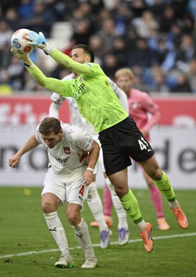 Goalkeeper Diant Ramaj 1. FC Heidenheim 1846 FCH (41) Action Tim Siersleben 1. FC Heidenheim 1846 FCH (04) PreZero Arena, Sinsheim, Baden-Württemberg, Germany