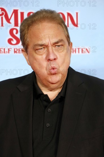 Oliver Kalkofe at a special screening of MISSION SANTA - AN ELF SAVES CHRISTMAS at the Kulturbrauerei in Berlin on 25.10.2025