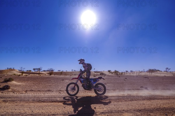 Sahara, desert, Algeria, dune, sand, vastness, landscape, panorama, endless, danger, heat, adventure, tag hit, away from civilization, rally, bike, motorcycle, extreme sports, action, standing, sun, zenith