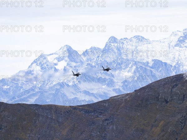 Axalp, Switzerland, airshow, demonstration, air force, army, military, Alps, mountains, F18, formation, contrails, Hornet, Super Hornet