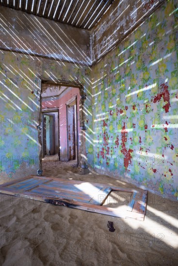 Building taken over by desert sand, in a former diamond town, today a ghost town, Lost Place, Kolmanskuppe, Lüderitz, Karas region, Namibia