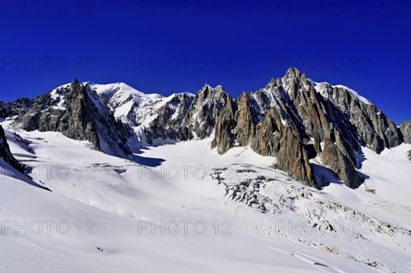 View of the mountains from the Télécabine Panorama Railway, La Tour Ronde, Mont Blanc, Mont Maudit, Le Mont Blanc du Tacul, in the foreground the glacier du Géant, Chamonix-Mont-Blanc, Haute-Savoie, France