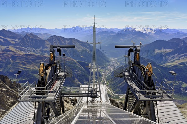 Pointe Helbronner cable car mountain station, Chamonix-Mont-Blanc, Haute-Savoie, Italian watershed, France