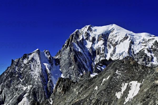 From the left, the mountains, L'Aiguille Blanche de Peuterey, Mont Blanc, Pointe Helbronner viewing terrace, Chamonix-Mont-Blanc, Haute-Savoie, Italian watershed, France