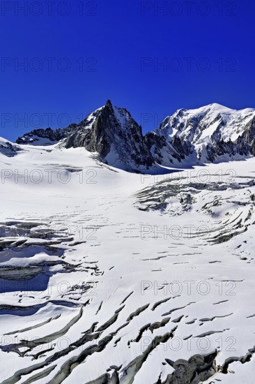View of the mountains from the Télécabine Panorama Railway, La Tour Ronde, Mont Blanc, in the foreground the glacier du Géant, Chamonix-Mont-Blanc, Haute-Savoie, France