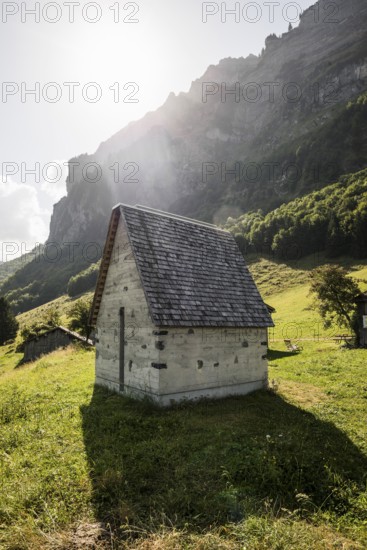 Alm and modern chapel, Alm Enge, Hirschau, Kanisfluh, Bregenzerwald, Vorarlberg, Alps, Austria