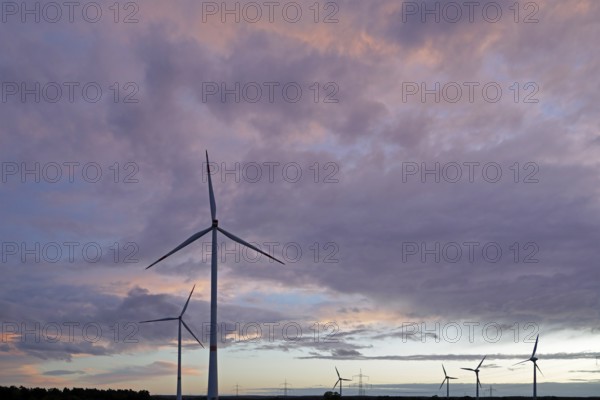 Clouds, evening mood, wind power plants, Melbeck, Samtgemeinde Ilmenau, Lower Saxony, Germany