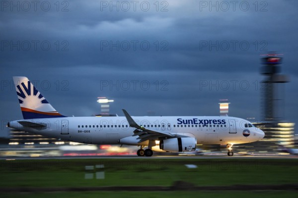 SunExpress Airbus A320, landing at Düsseldorf airport, North Rhine-Westphalia, Germany