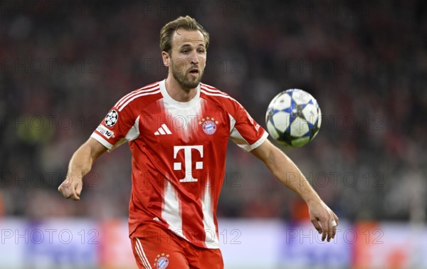 Harry Kane FC Bayern Munich FCB (09) Action on the ball Champions League, Allianz Arena, Munich, Bayern, Germany