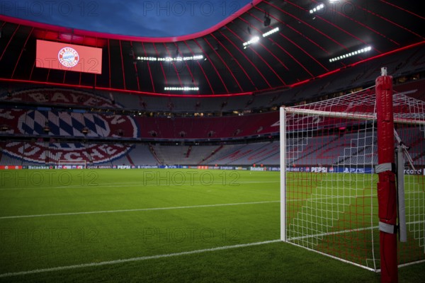 Overview, totals, scoreboard, goal, logo FC Bayern Munich, FCB, blue hour, Champions League, Allianz Arena, Munich, Bayern, Germany