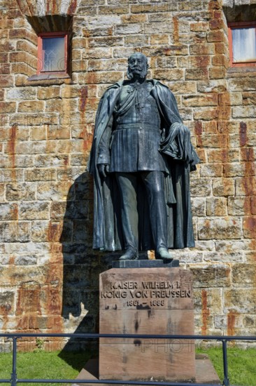 Bronze statue of Emperor Wilhelm I King of Prussia, Hohenzollern Castle, ancestral home of the House of Hohenzollern, noble family, German emperors, Bisingen, Baden-Württemberg, Germany