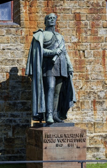 Bronze statue of Frederick William IV King of Prussia, Hohenzollern Castle, ancestral home of the House of Hohenzollern, noble family, German emperors, Bisingen, Baden-Württemberg, Germany