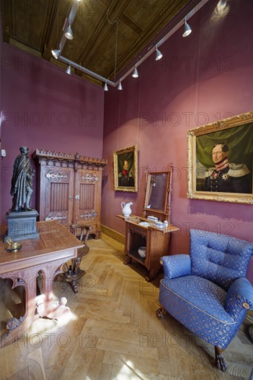 Chamber of the valet, Hohenzollern Castle, ancestral home of the House of Hohenzollern, interior, noble family, German emperors, Bisingen, Baden-Württemberg, Germany