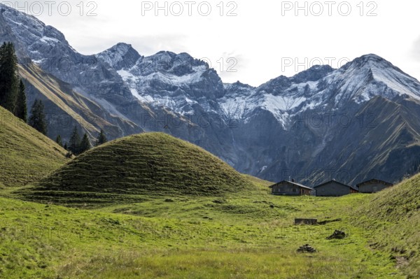 View of Hintere Einödsberg-Alpe, back mountains of the Allgäu Alps with Wilder Mann and Linkerskopf, Einödsbach, Oberstdorf, Oberallgäu, Allgäu, Bavaria Germany