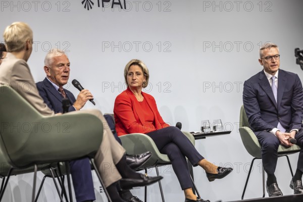 Roundtable discussion. From left, Mayor Harry Mergel, Minister of Economics BW Nicole Hoffmeister-Kraut, Minister of Digital Dr. Karsten Wildberger. ground-breaking ceremony ceremony for the Artificial Intelligence Innovation Park (IPAI) . Heilbronn, Baden-Württemberg, Germany