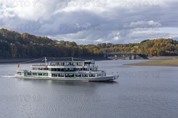 Excursion boat, bridge, Biggesee near Sondern, Olpe, Sauerland, North Rhine-Westphalia, Germany
