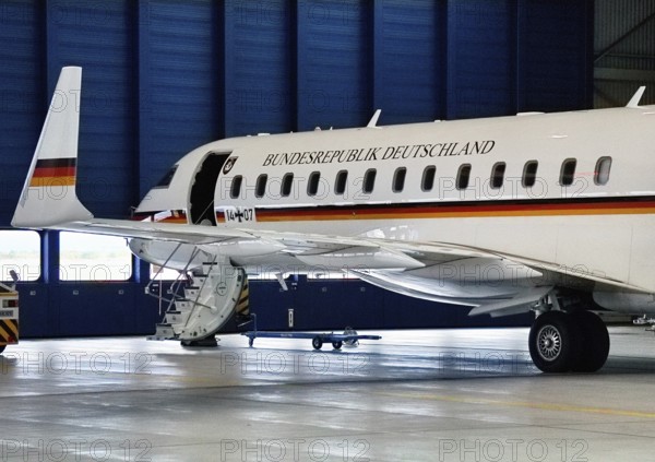 Federal Government readiness to fly Federal Chancellor Challenger Bombardier vip businessjet