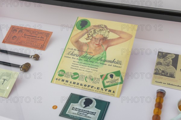 On October 25, 2025, the last hall of the permanent exhibition, Abenteuer Mensch, was opened with a completely new concept at the German Hygiene Museum Dresden. Over the past year, a curatorial team from the museum worked with over 100 interested people from Dresden's urban society and compiled numerous objects and stories for this exhibition. Both — the exhibits and their usage histories — will be transferred to the museum collection at the end of the project. Schwarzkopf Extra promotional sheet and packaging - The hair shine foam with foam glasses, Dresden, Saxony, Germany