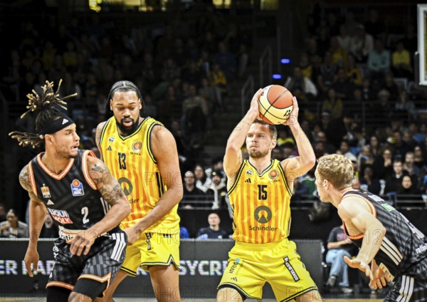 Basketball easyCredit BBL Cup round of 16, Alba Berlin, Ratiopharm Ulm from left Bryce Brown (Ratiophram Ulm), J'Wan Roberts (Alba Berlin), Martin Hermannsson (Alba Berlin), Christian Sengfelder (Ratiophram Ulm) duel, fight, tackle