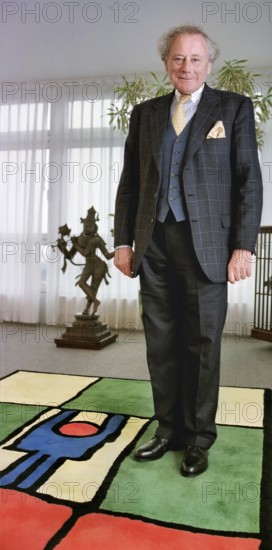 Reinhold Würth in his office, entrepreneur, billionaire, art patron, screws, fastening technology, Künzelsau, Baden-Württemberg, Germany