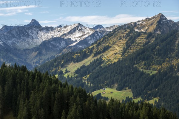 Left Hochkünselspitze, right Walmendinger Horn, Kleinwalsertal, Vorarlberg, Allgäu Alps, Austria