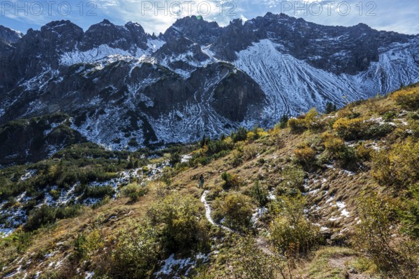 Hiking trail around the pulpit in autumn vegetation, in the back mountains of the Allgäu Alps, Allgäu, Vorarlberg, Austria