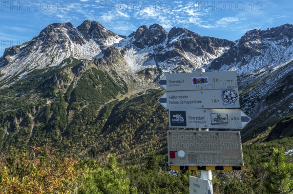 Hiking trail on the hiking trail around the pulpit in autumn vegetation, in the back mountains of the Allgäu Alps, Allgäu, Vorarlberg, Austria