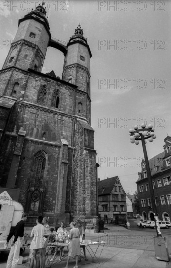 Germany, Halle, 5.8.1992, market square, St. Mary's Church, market stalls