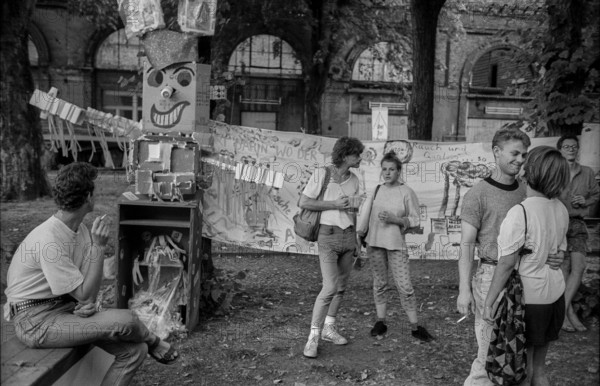 Germany, Berlin, 07.08.1992, Celebration of the first contract between Pfefferberg and the Installation district